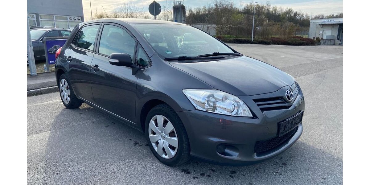 Toyota Auris 179.000 km 3.950 &euro; Wendlingen 73240