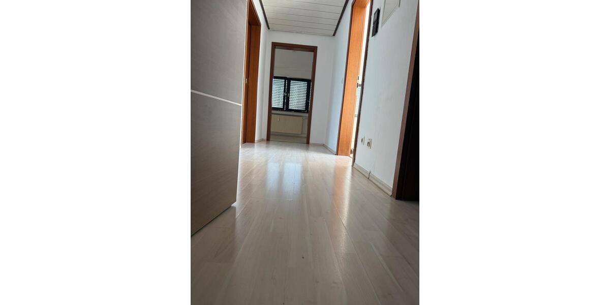 Dachgeschoßwohnung Vaihingen an der Enz - 3.5 Zimmer, 80 m&sup2;, 1.350&euro; | Angebot:27593623