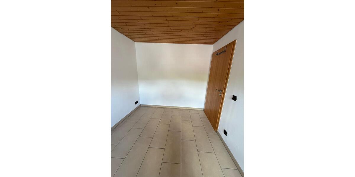 Etagenwohnung Weinstadt - 2 Zimmer, 65 m&sup2;, 700&euro; | Angebot:27584321
