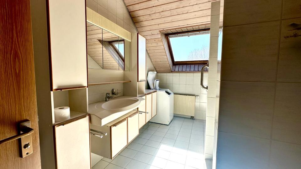 Dachgeschoßwohnung Lorch - 2.5 Zimmer, 88 m&sup2;, 255.000&euro; | Angebot:26703541