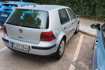 VW Golf 215.000 km 950 &euro; STUTTGART 70499
