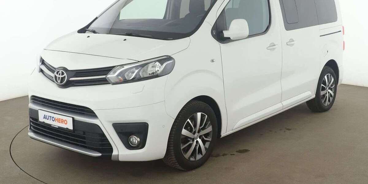 Toyota Proace 96.444 km 24.390 &euro; Stuttgart 70195