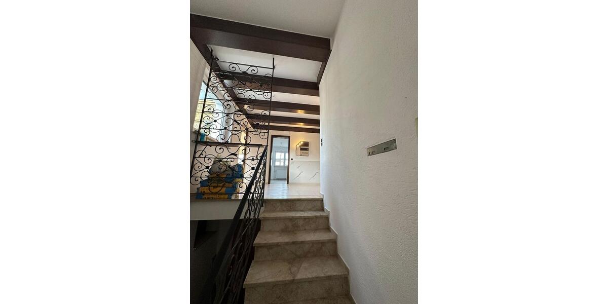 Erdgeschoßwohnung Uhingen - 4 Zimmer, 120 m&sup2;, 1.500&euro; | Angebot:25988250