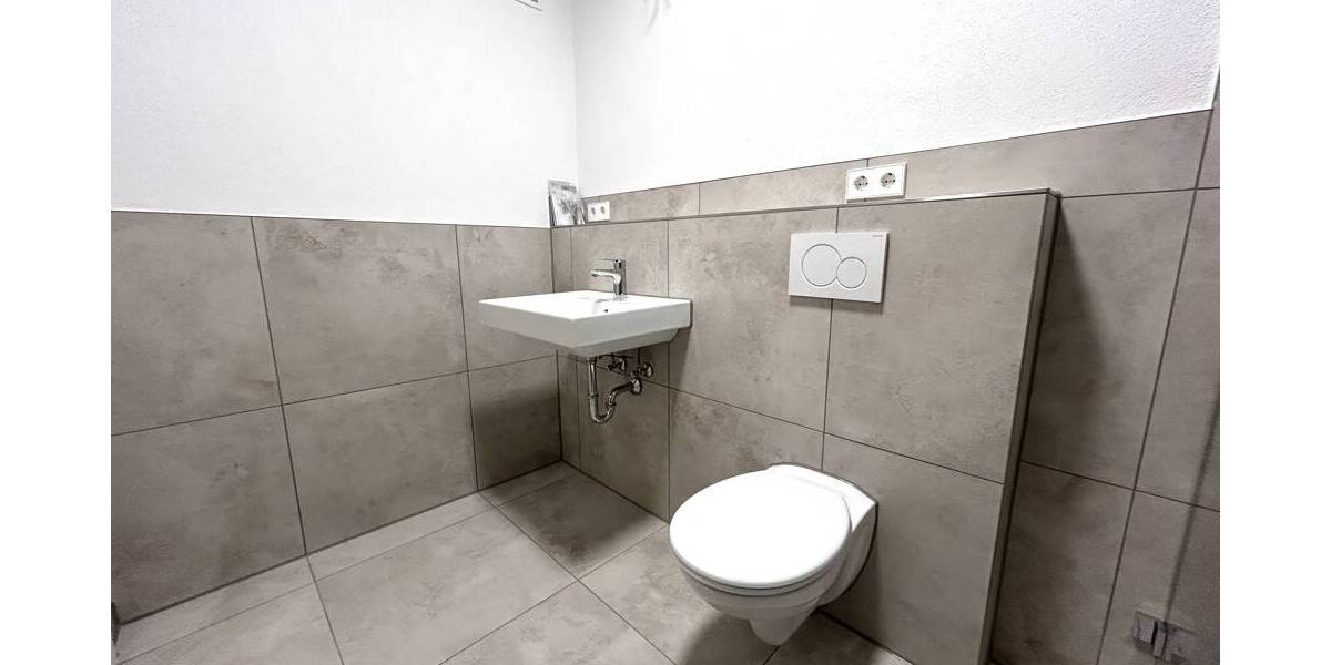 Etagenwohnung Vaihingen an der Enz - 2 Zimmer, 77 m&sup2;, 1.000&euro; | Angebot:26055106