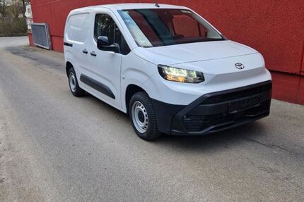 Toyota Proace City 34.000 km 17.450 &euro; Böblingen 71032