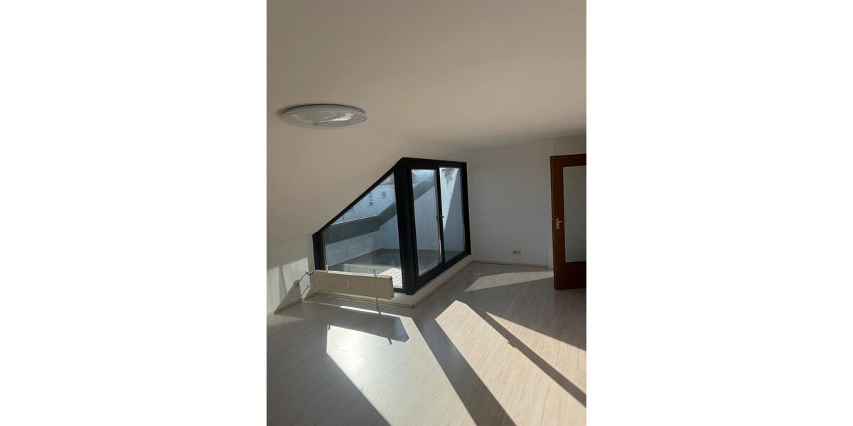 Dachgeschoßwohnung Vaihingen an der Enz - 3.5 Zimmer, 80 m&sup2;, 1.350&euro; | Angebot:27593623