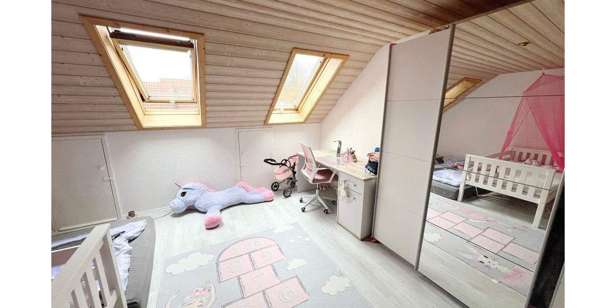 Reihenmittelhaus Albershausen - 6 Zimmer, 175 m&sup2;, 445.000&euro; | Angebot:25696188