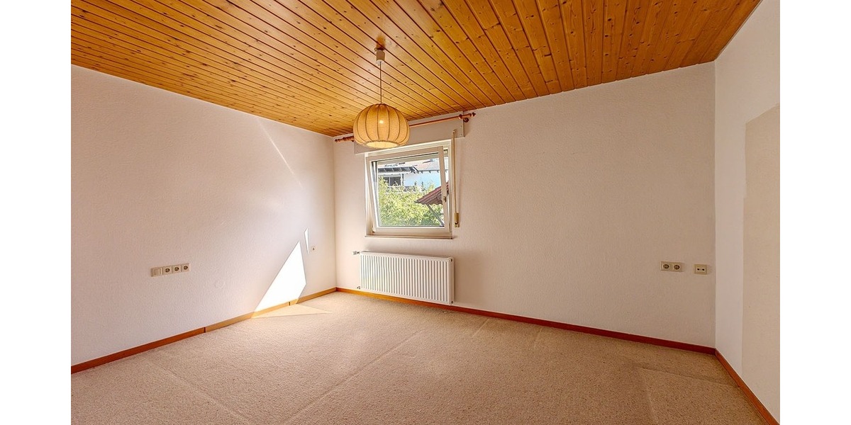Einfamilien- oder Generationenhaus: 5 Zimmer, 128 m² Wohnfläche auf 635 m² Grundstück - Zweifamilienhaus Bempflingen Kleinbettlingen | Angebot:27513176