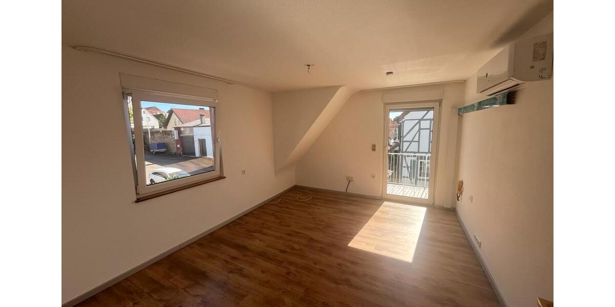 Einfamilienhaus Neckarwestheim - 9 Zimmer, 216 m&sup2;, 699.000&euro; | Angebot:27096900