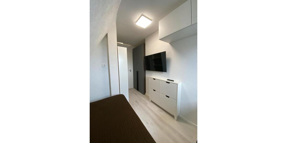Etagenwohnung Stuttgart Feuerbach - 16 Zimmer, 16 m&sup2;, 510&euro; | Angebot:24840671