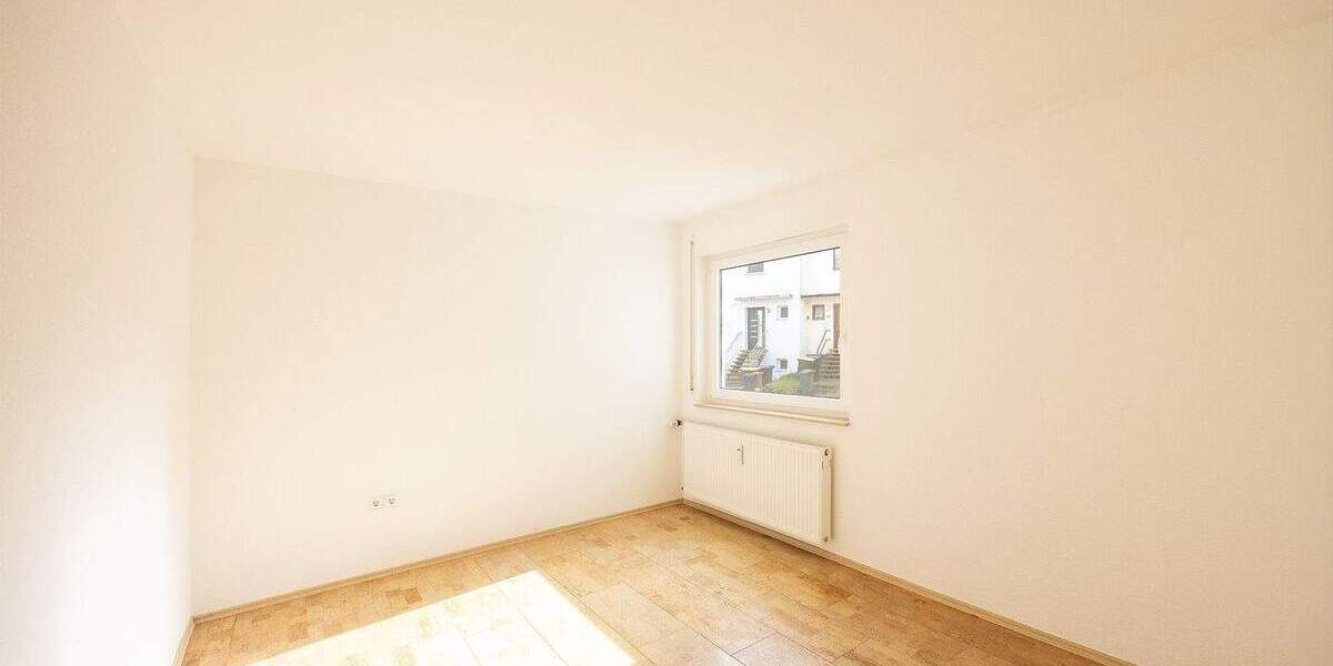 Etagenwohnung Backnang Maubach - 3 Zimmer, 84 m&sup2;, 190.000&euro; | Angebot:25801366
