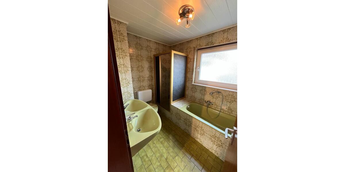 Reihenhaus Affalterbach - 6 Zimmer, 180 m&sup2;, 490.000&euro; | Angebot:25151231