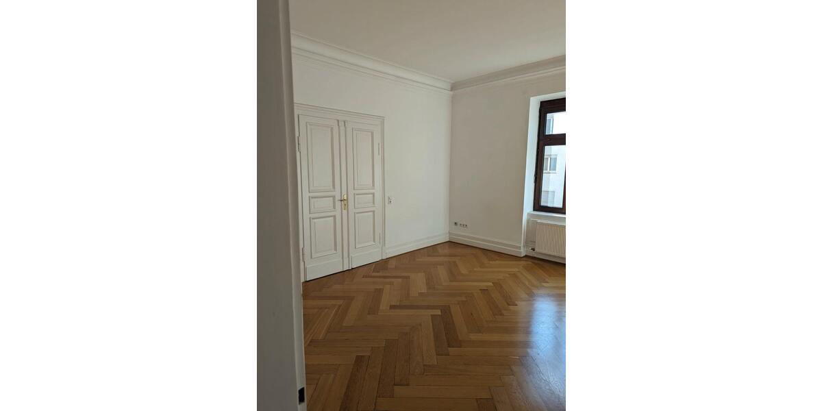Hochparterre Stuttgart Stuttgart-Mitte - 5 Zimmer, 162 m&sup2;, 2.765&euro; | Angebot:26629228