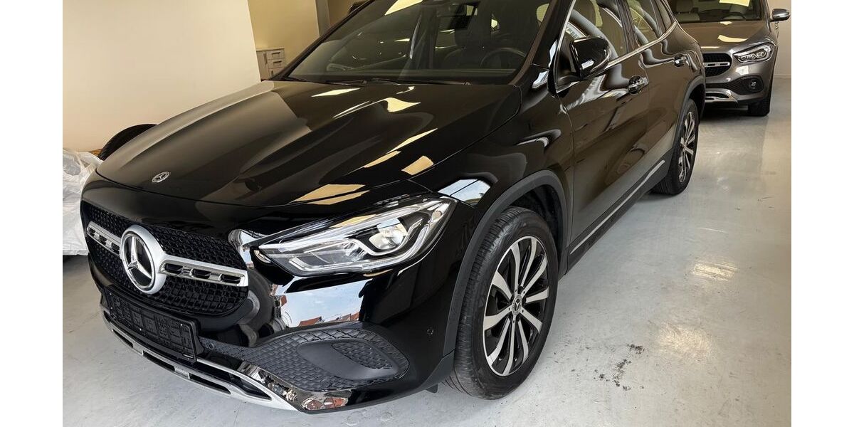 Mercedes-Benz GLA 250 22.000 km 32.900 &euro; Magstadt 71106