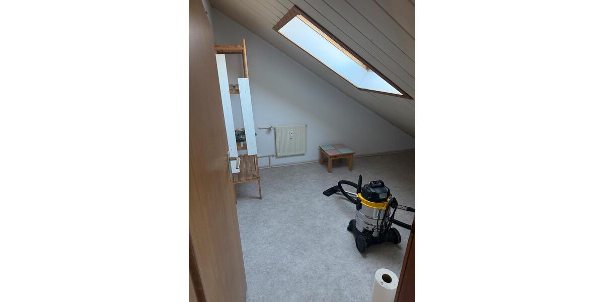 Dachgeschoßwohnung Vaihingen an der Enz - 3.5 Zimmer, 80 m&sup2;, 1.350&euro; | Angebot:27593623