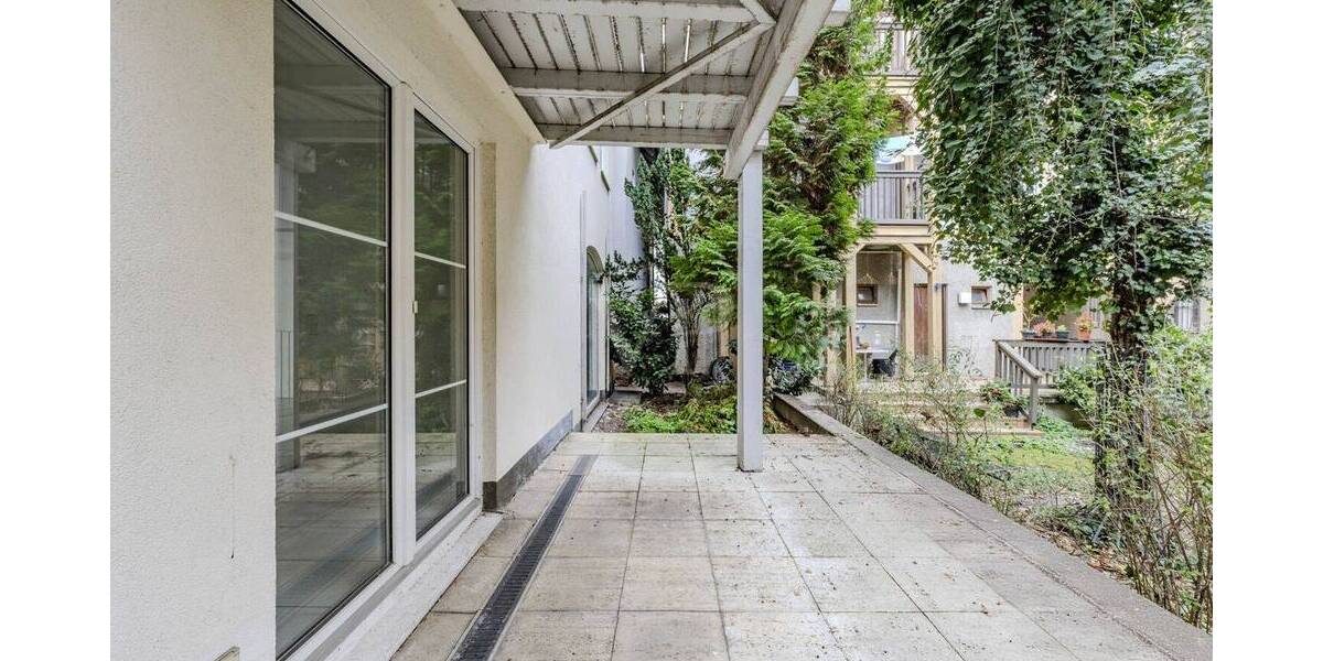 Mehrfamilienhaus, Wohnhaus Stuttgart Bad Cannstatt - 8 Zimmer, 105 m&sup2;, 698.000&euro; | Angebot:25690119