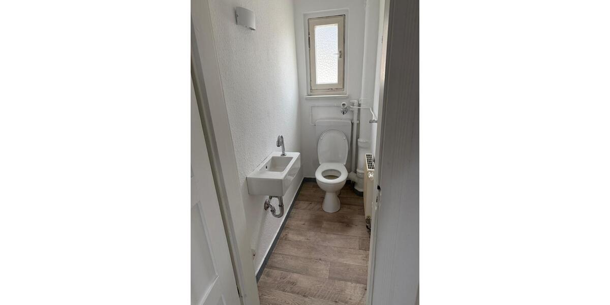 Dachgeschoßwohnung Stuttgart Bad Cannstatt - 3 Zimmer, 88 m&sup2;, 1.090&euro; | Angebot:26039268