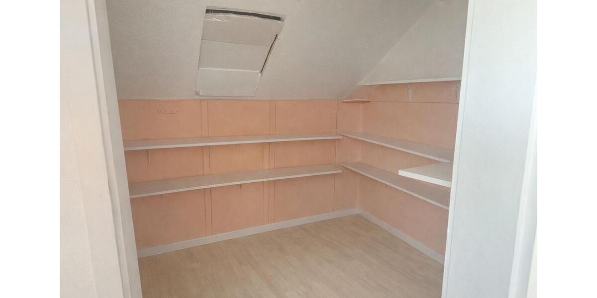 Dachgeschoßwohnung Remseck am Neckar - 3 Zimmer, 65 m&sup2;, 850&euro; | Angebot:25968283