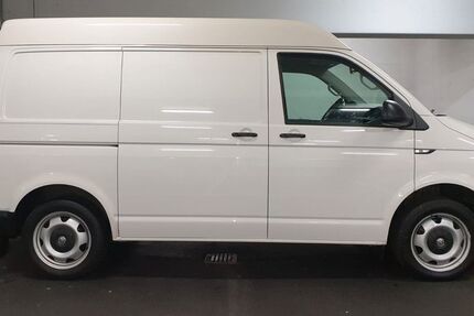 VW T6 Transporter 220.000 km 15.990 &euro; Esslingen am Neckar 73733