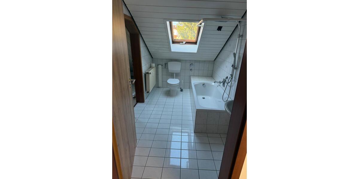 Dachgeschoßwohnung Vaihingen an der Enz - 3.5 Zimmer, 80 m&sup2;, 1.350&euro; | Angebot:27593623