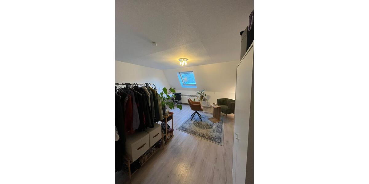 Dachgeschoßwohnung Stuttgart Stuttgart-Süd - 3 Zimmer, 80 m&sup2;, 1.300&euro; | Angebot:26603207