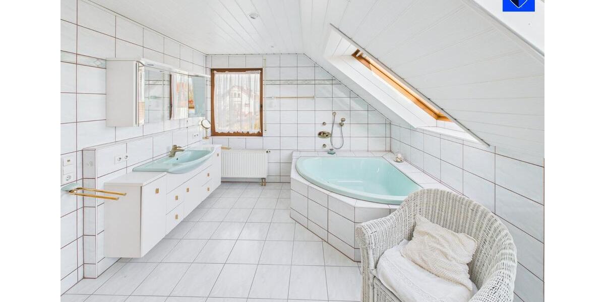 Einfamilienhaus Sindelfingen Sindelfingen (Stadt) - 7 Zimmer, 266 m&sup2;, 995.000&euro; | Angebot:25219763