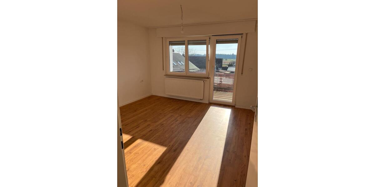 Etagenwohnung Baltmannsweiler - 4 Zimmer, 87 m&sup2;, 1.200&euro; | Angebot:25902091