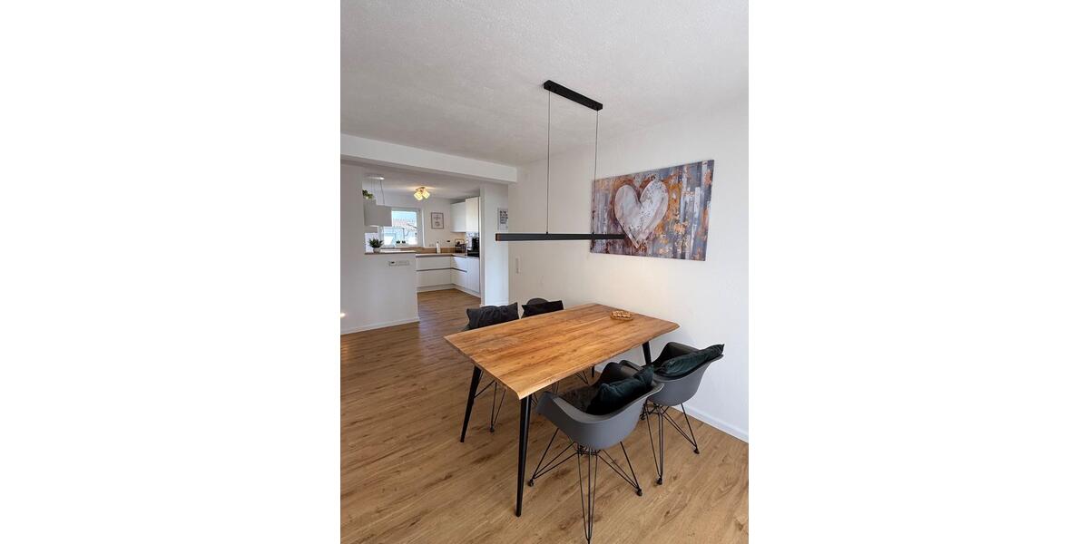 Erdgeschoßwohnung Weinstadt - 4 Zimmer, 85 m&sup2;, 2.000&euro; | Angebot:25944587