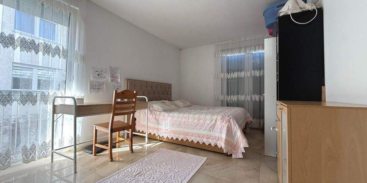 Mehrfamilienhaus, Wohnhaus Steinenbronn - 8 Zimmer, 233 m&sup2;, 949.000&euro; | Angebot:25704322