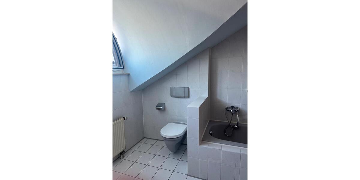 Dachgeschoßwohnung Waiblingen Bittenfeld - 4 Zimmer, 90 m&sup2;, 1.300&euro; | Angebot:26248491