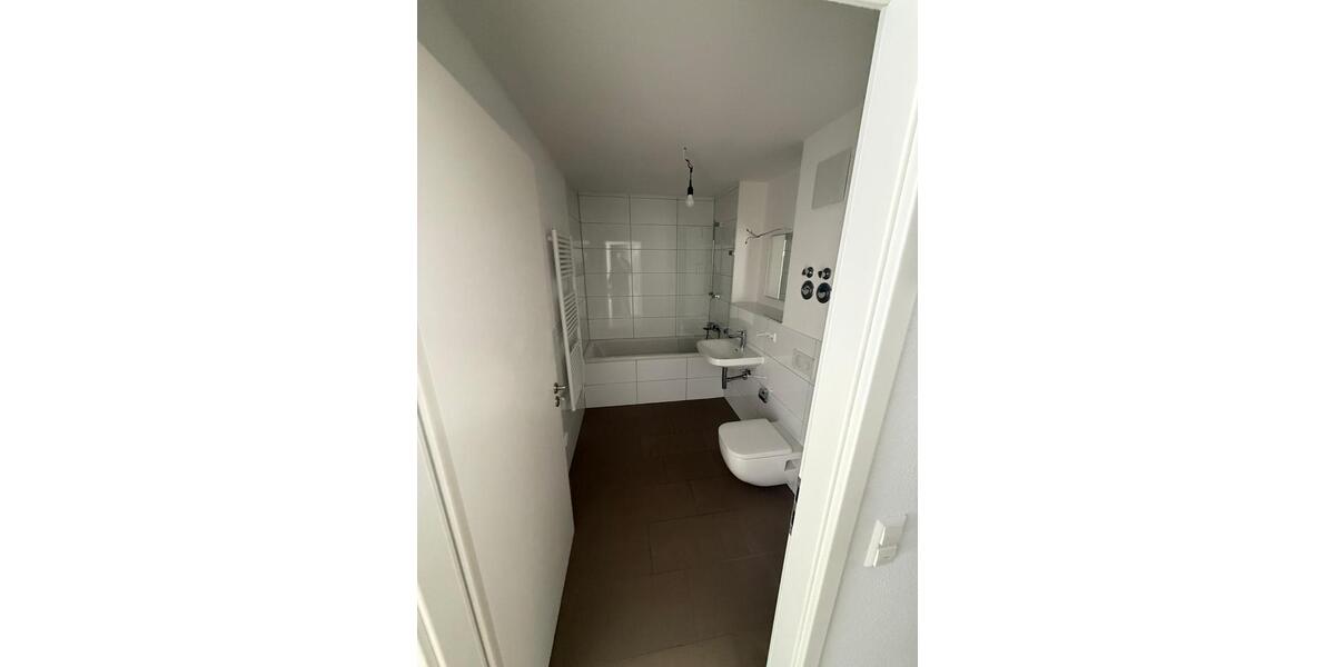 Erdgeschoßwohnung Esslingen am Neckar Brühl - 3 Zimmer, 80 m&sup2;, 1.375&euro; | Angebot:25972429