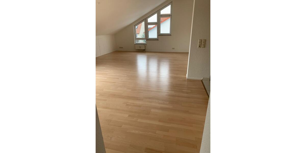 Dachgeschoßwohnung Eberdingen - 6 Zimmer, 122 m&sup2;, 1.500&euro; | Angebot:24369638