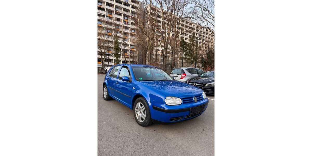 VW Golf 158.450 km 3.300 &euro; Stuttgart 70376