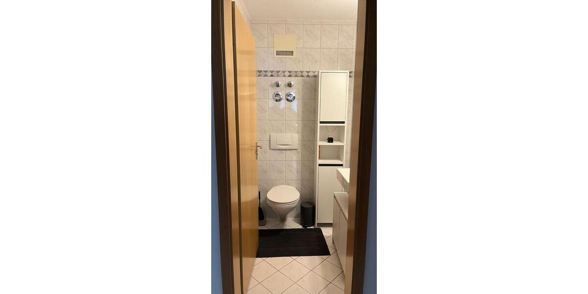 Etagenwohnung Remseck am Neckar - 3.5 Zimmer, 95 m&sup2;, 1.750&euro; | Angebot:25283995