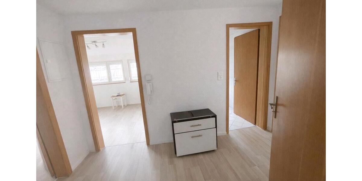 Dachgeschoßwohnung Oberstenfeld - 3 Zimmer, 72 m&sup2;, 1.000&euro; | Angebot:25781832