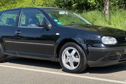 VW Golf 32.000 km 3.300 &euro; Fellbach 70736