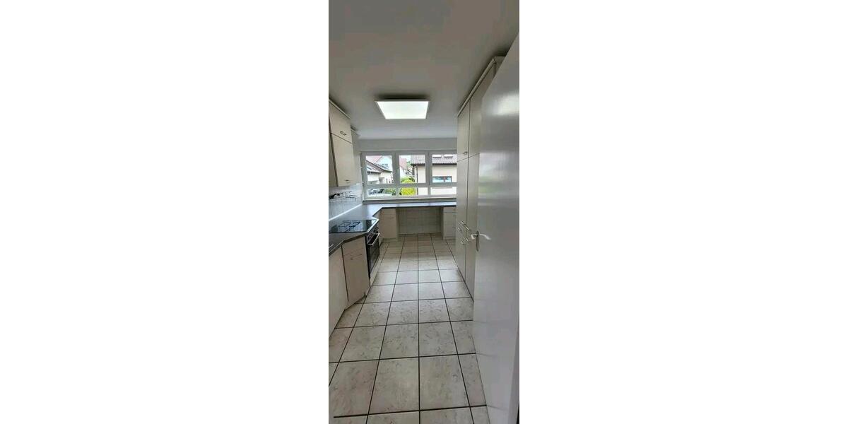 Etagenwohnung Hessigheim - 3.5 Zimmer, 113 m&sup2;, 1.200&euro; | Angebot:25860209