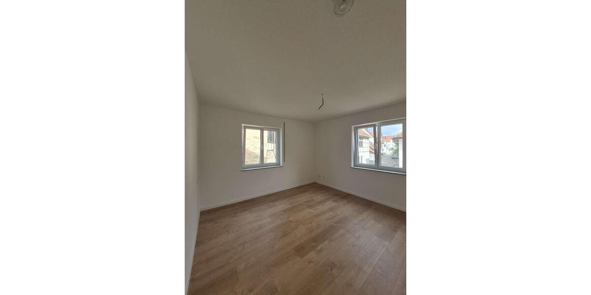 Etagenwohnung Vaihingen an der Enz - 4 Zimmer, 82 m&sup2;, 1.110&euro; | Angebot:25051722