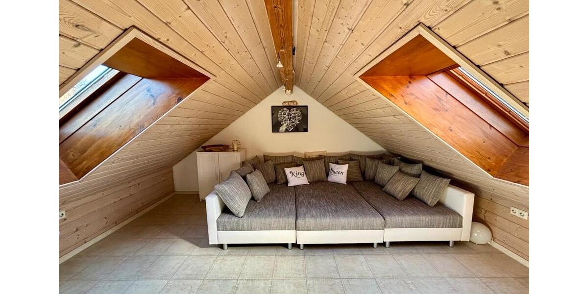 Maisonettenwohnung Sindelfingen Eichholz - 3.5 Zimmer, 96 m&sup2;, 1.600&euro; | Angebot:25829632