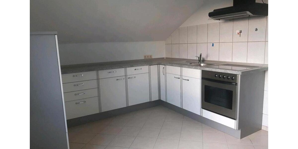 Dachgeschoßwohnung Beuren - 3 Zimmer, 80 m&sup2;, 880&euro; | Angebot:26042470