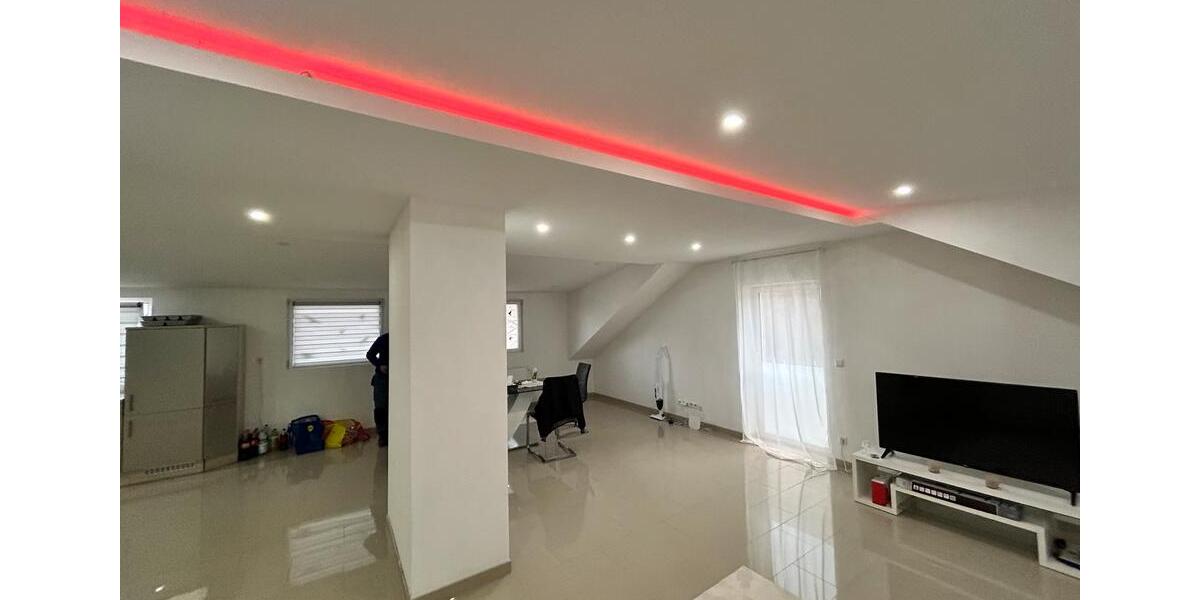 Dachgeschoßwohnung Altbach - 3.5 Zimmer, 86 m&sup2;, 1.400&euro; | Angebot:25832279