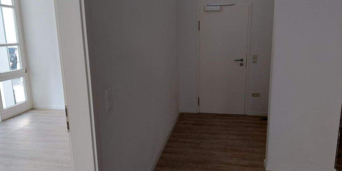 Etagenwohnung Vaihingen an der Enz - 3 Zimmer, 114 m&sup2;, 1.200&euro; | Angebot:25668025