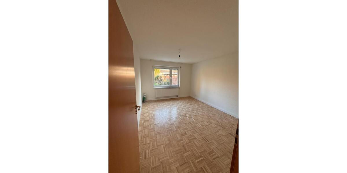 Erdgeschoßwohnung Stuttgart Mühlhausen - 3 Zimmer, 63 m&sup2;, 1.290&euro; | Angebot:25843567