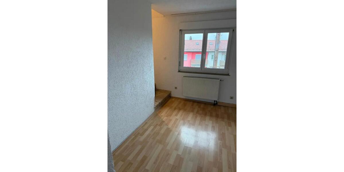 Reihenhaus Esslingen am Neckar Pliensauvorstadt - 4.5 Zimmer, 115 m&sup2;, 1.590&euro; | Angebot:26037582