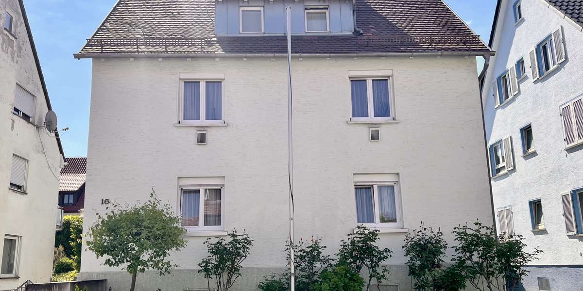 Einfamilienhaus Stuttgart / Hofen Hofen - 7 Zimmer, 218 m&sup2;, 630.000&euro; | Angebot:24026045