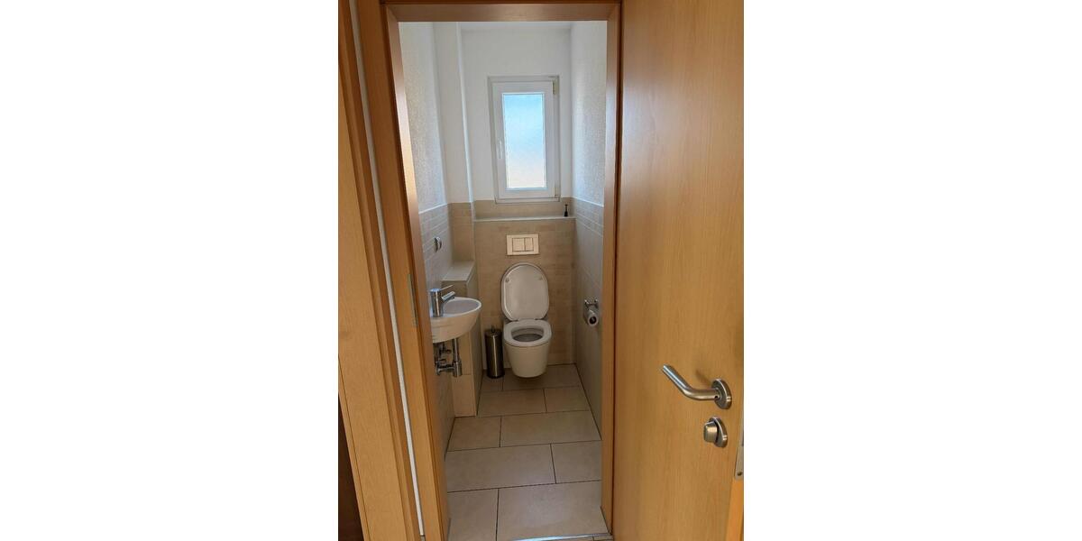 Etagenwohnung Leonberg - 3 Zimmer, 81 m&sup2;, 1.200&euro; | Angebot:25945571