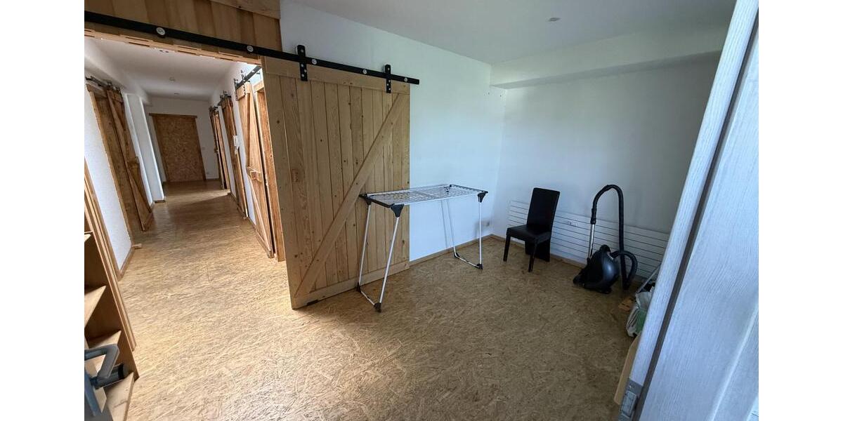 Dachgeschoßwohnung Hochdorf - 4.5 Zimmer, 135 m&sup2;, 900&euro; | Angebot:25789597