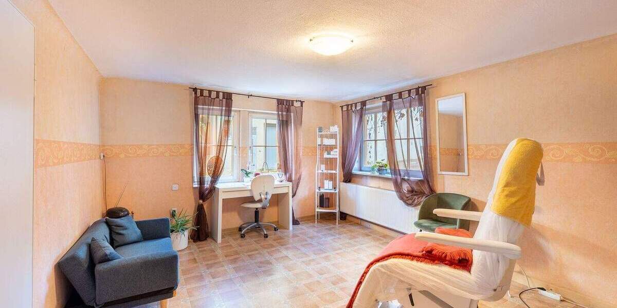 Mehrfamilienhaus, Wohnhaus Marbach am Neckar Marbach - 6 Zimmer, 121 m&sup2;, 225.000&euro; | Angebot:25698034