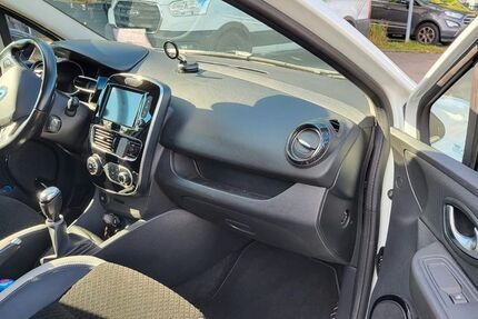 Renault Clio 95.000 km 9.500 &euro; stuttgart 70567
