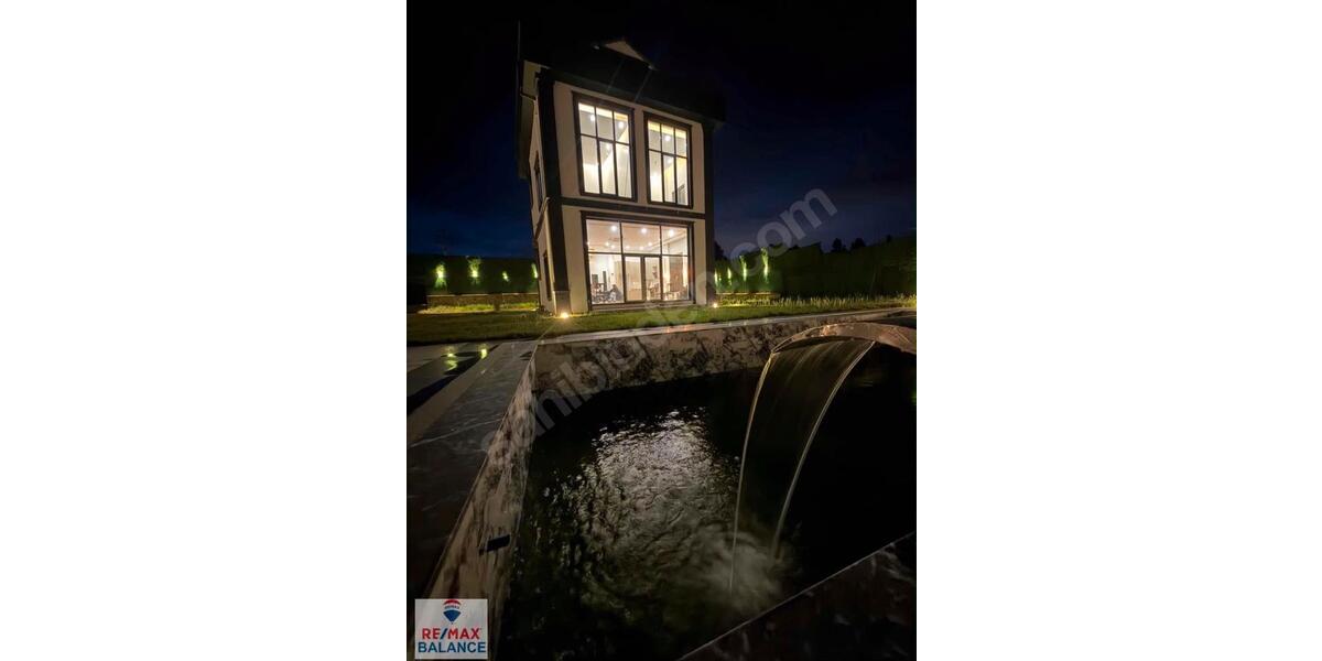 Villa Stuttgart Stuttgart-Mitte - 4 Zimmer, 185 m&sup2;, 320.000&euro; | Angebot:27097928